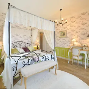Hébergement de vacances Le Château De Vernières, Talizat